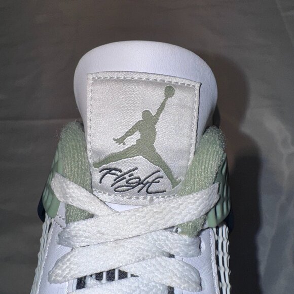 Air Jordan 4 Retro Seafoam AQ9129-103 US Women Size 7.5 US Mens 6 - Picture 5 of 7